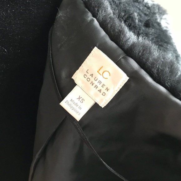 LUXURY FUR COAT - Picture 3 of 9